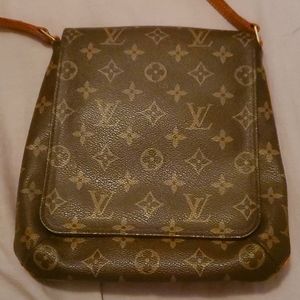 Authentic Louis Vuitton Musette Salsa